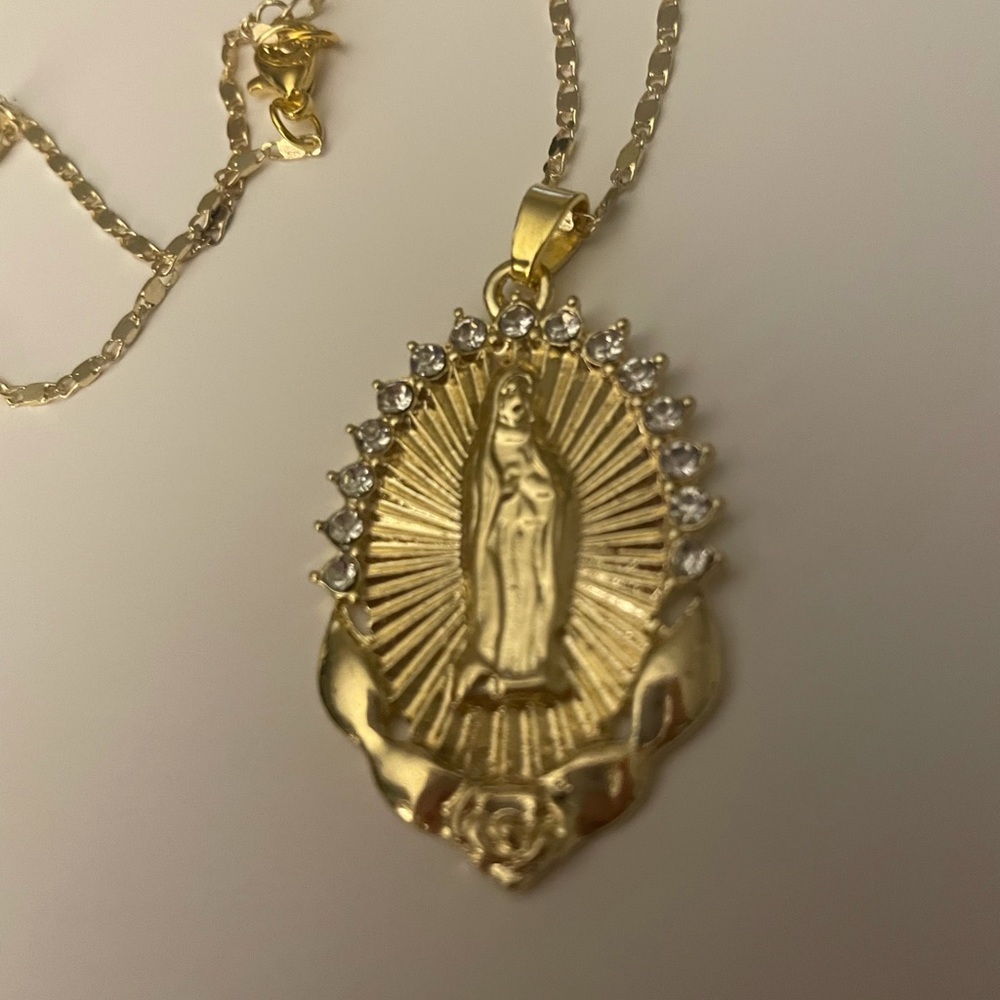 Mary necklace